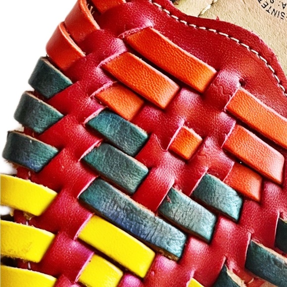 Very unique Girl sandals size 13 - Picture 4 of 7